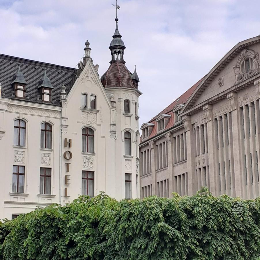 Akzent Hotel Am Goldenen Strauss 괴를리츠 외부 사진
