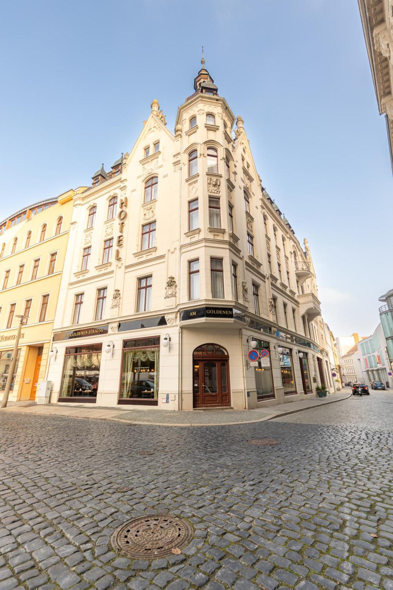 Akzent Hotel Am Goldenen Strauss 괴를리츠 외부 사진