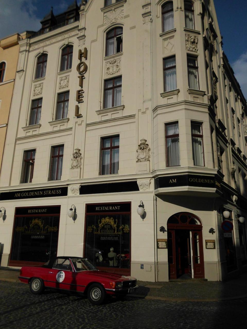 Akzent Hotel Am Goldenen Strauss 괴를리츠 외부 사진